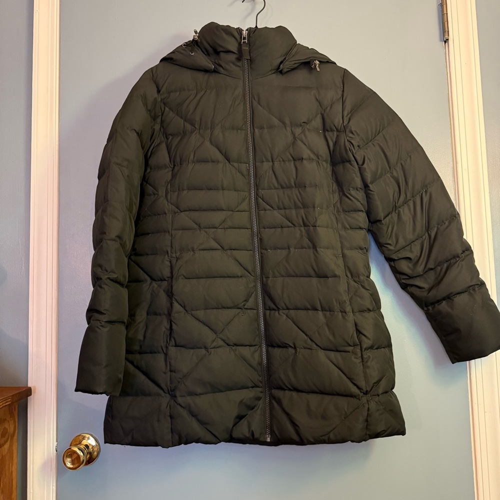 Lands’ End Women’s Black Puffer Jacket Medium